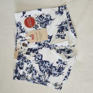 Levi's Shorty Short for Girls, Size 7